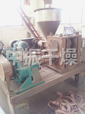 GZL系列干法辗压造粒机